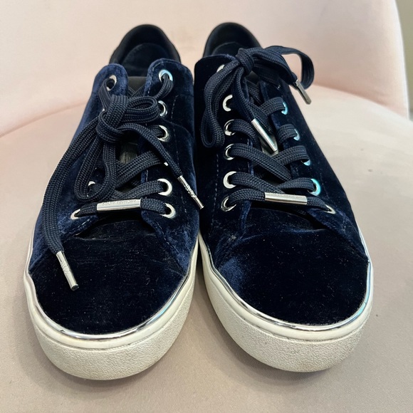 Michael Kors blue velvet sneaker - Picture 5 of 5